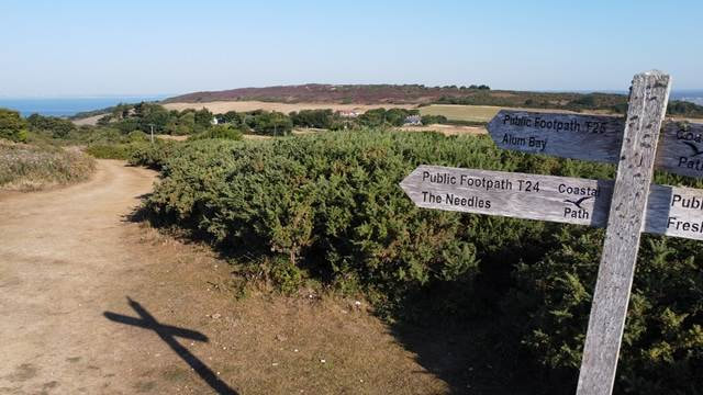 T25 and T24 footpaths near to Alum Bay