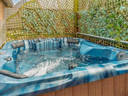 Hot Tub at Calm Waters Isle of Wight