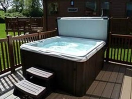 Landguard Holiday Park hot tub
