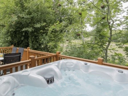 Hot tub at Nodes Point holiday park on the Isle of Wight