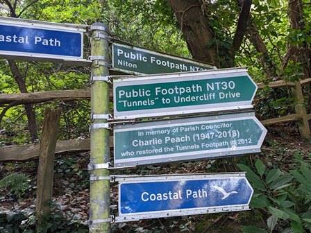 Footpath sign in Niton