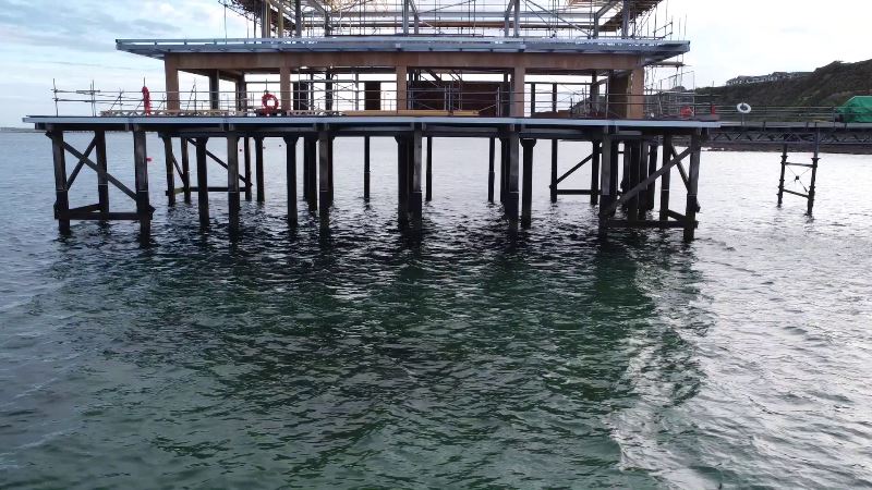 Totland Pier from side