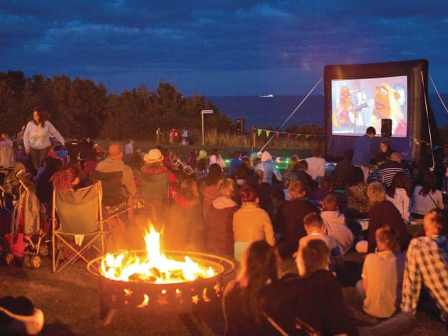 Outdoor cinema at Whitecliff Bay Holiday Park