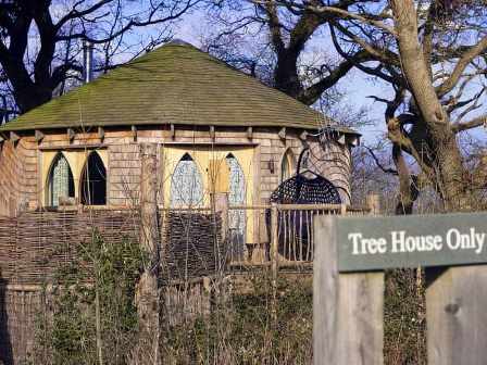 Treehouse at Woodside Bay Lodge Retreat